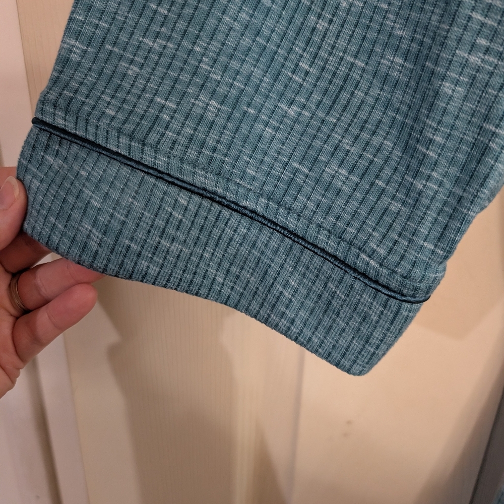 Green Robe L/XL (I04) - Picture 3 of 12